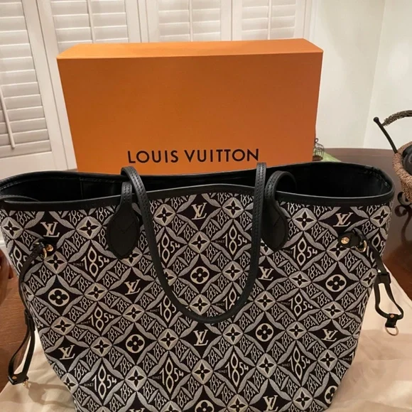 Louis Vuitton 1854 Neverfull MM - Picture 3 of 5